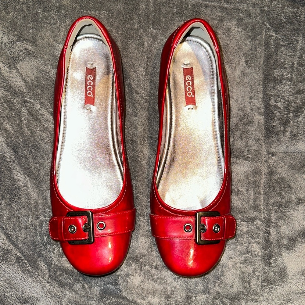 Ecco size 39 women’s slip on flats